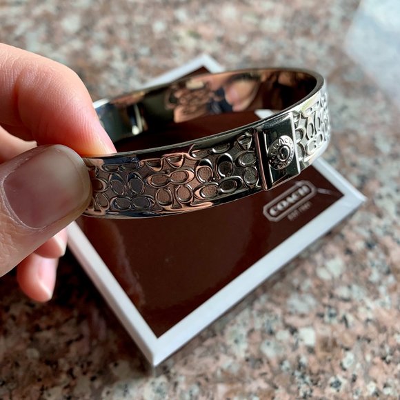Coach Silver Signature Logo Bangle Bracelet Half Inch - Picture 1 of 4